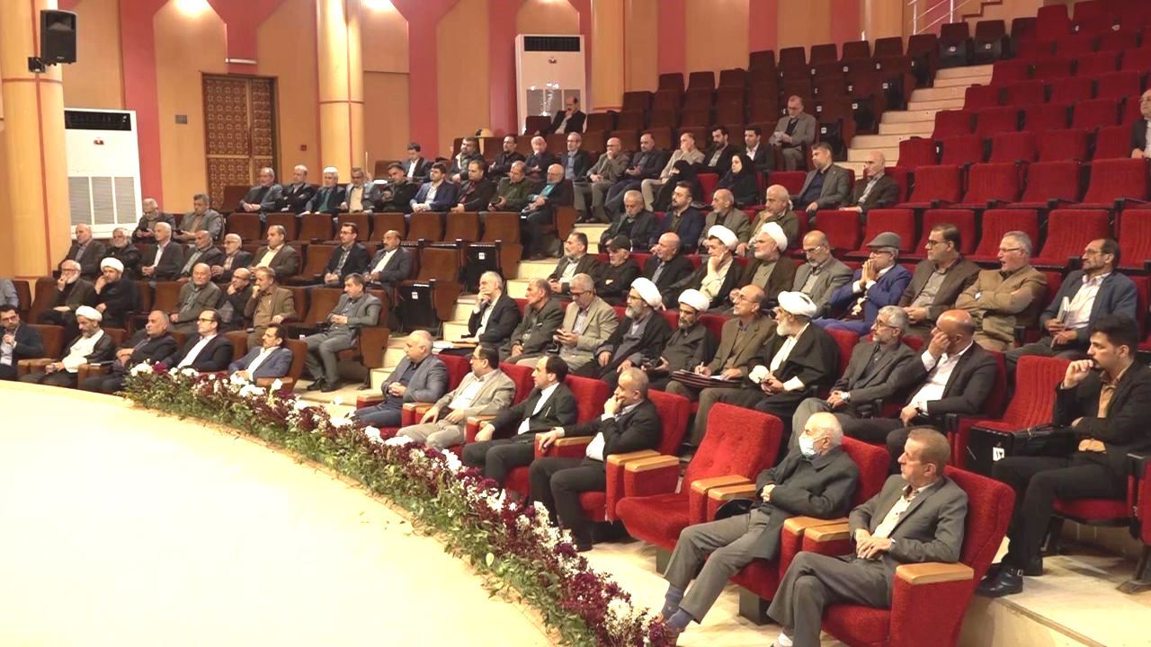تقدیر از کارکنان شوراهای حل اختلاف و یاوران صلح شرق گیلان در لاهیجان تقدیر از کارکنان شوراهای حل اختلاف و یاوران صلح شرق گیلان در لاهیجان