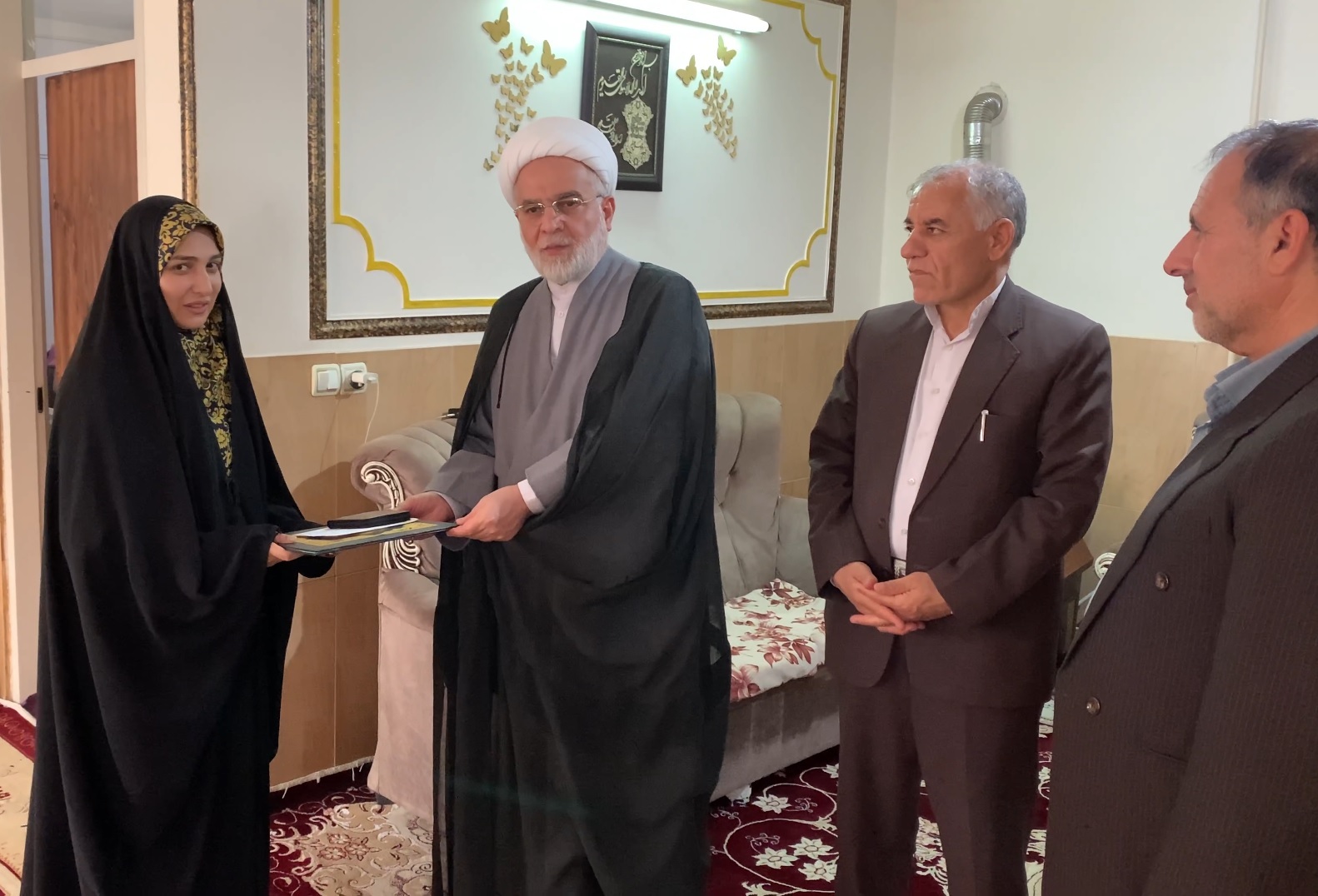 خانوادههای شهدا پرچمداران ترویج فرهنگ ایثار و مقاومت هستند خانوادههای شهدا پرچمداران ترویج فرهنگ ایثار و مقاومت هستند