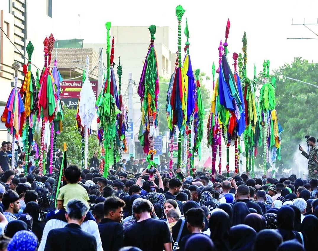 آیین‌های سوگواری محرم در هرمزگان: از علم پیغمبر میناب تا علم شمشیری قشم