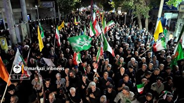 حضور عاشقان اباعبدالله الحسین(ع) در خیابان‌های استان مرکزی تا رسیدن به پیروزی نهایی